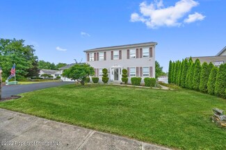 1614 Dickens St, Scranton, PA 18504