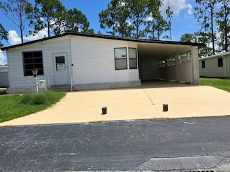 19731 Woodfield Cir, North Fort Myers, FL 33903