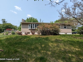 3277 State St, White Haven, PA 18661