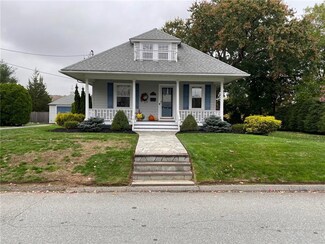 8 Angell Ave, Cranston, RI 02920