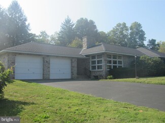 1028 Palm Hill Rd, Palm, PA 18070