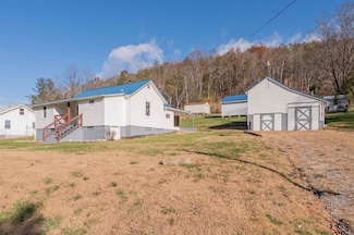 854 Den Hill Rd, Christiansburg, VA 24073