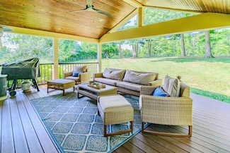 2173 Lakeside Dr, Lexington, KY 40502