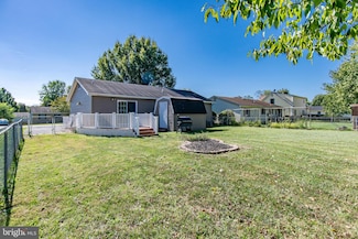 107 Golden Pond Cir, Stephens City, VA 22655