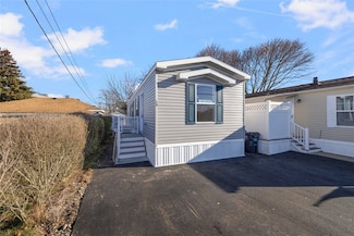 38 Lowell Ave, Pawtucket, RI 02861