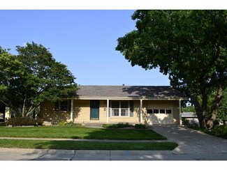 420 N 11th Street Place, Adel, IA 50003