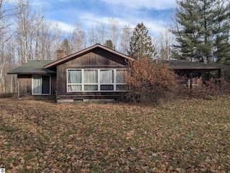 3895 Ellison Rd, Standish, MI 48658