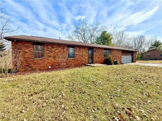 55 Teri Ln, Little Hocking, OH 45742