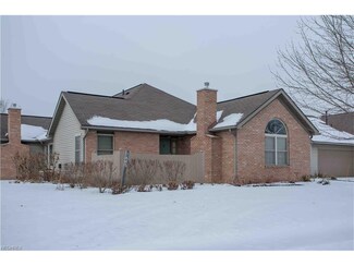 1645 Queens Gate Cir, Cuyahoga Falls, OH 44221