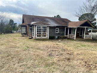 800 Leflore Ave, Poteau, OK 74953