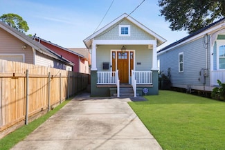 814 Monroe St, Gretna, LA 70053