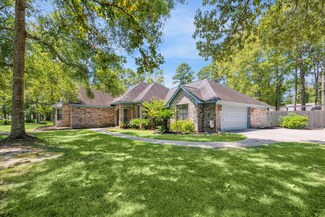 519 Monarch Oak Dr, Magnolia, TX 77354