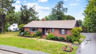 243 High St, Hampton, NH 03842