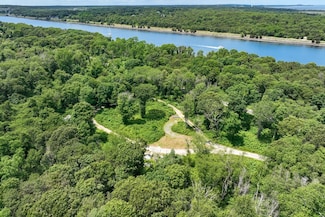11 Freeman Ln, Sagamore, MA 02561