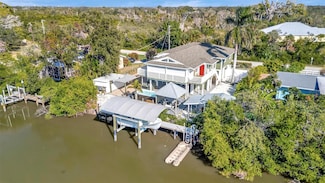 1841 Bayshore Dr, Palmetto, FL 34221