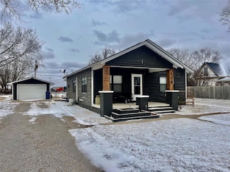118 N SyMcOx St, Cordell, OK 73632