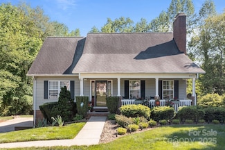 1002 4th St NE, Conover, NC 28613