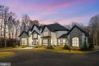 2035 Hunter Mill Rd, Vienna, VA 22181