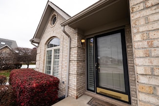 15955 Bentley Cir W, Macomb, MI 48044