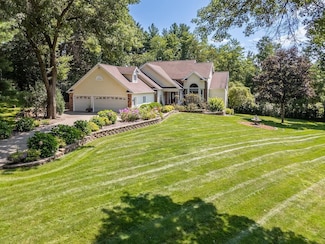 S2916A Fairway Dr, Reedsburg, WI 53959
