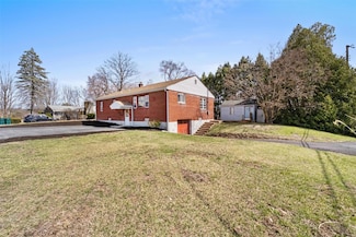 16 Mahoney Rd, Milton, NY 12547