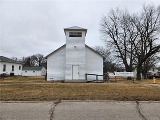 313 S 4th St, Knoxville, IA 50138