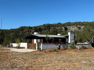 297 Bluff Creek Rd, Leakey, TX 78873