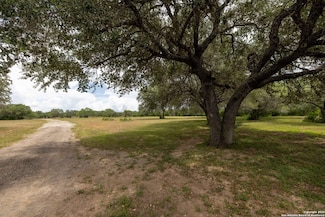 6242 Wildcat Dr, Beeville, TX 78102