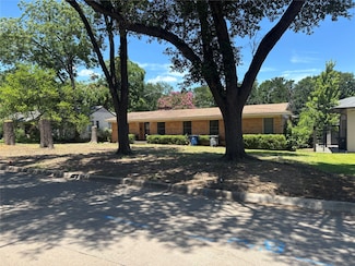 7043 Delrose Dr, Dallas, TX 75214