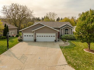 1705 River Dr NE, Mandan, ND 58554