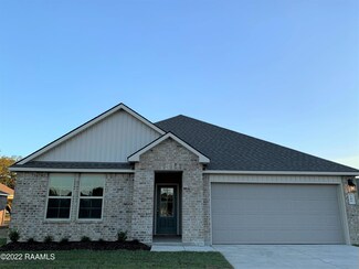 106 Autumn Dr, Crowley, LA 70526