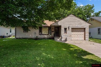 721 721 Ne 9th Ave Unit 721 9th Ave NE, Waseca, MN 56093