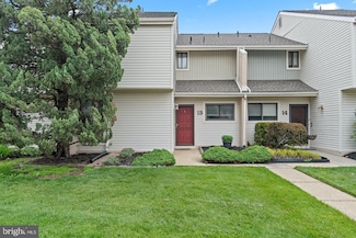 13 Tulip Ct, Mount Laurel, NJ 08054