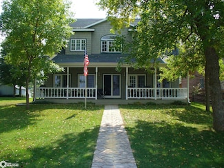 5882 S Shore Dr, Clear Lake, IA 50428