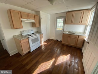 122 120 W Harmony St, Penns Grove, NJ 08069