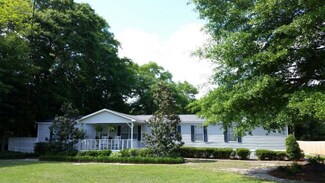 677 E Main St, Notasulga, AL 36866