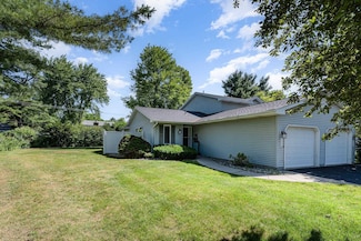 1528 Pheasant Ridge Dr, Midland, MI 48640