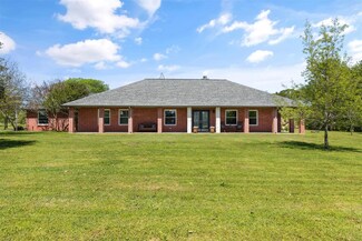 833 Quail Park Ln, Cleburne, TX 76031