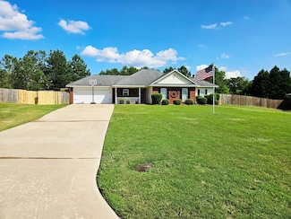 7 Hillside Ct, Phenix City, AL 36870