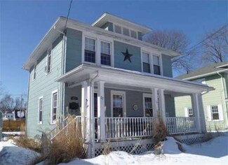 27 Charpentier Blvd, Chicopee, MA 01013