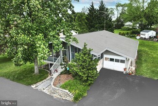 1024 Burnside Dr Unit 1024, Gettysburg, PA 17325