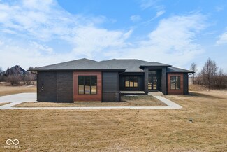 1402 Kingswood Rd W, West Lafayette, IN 47906