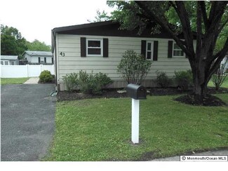 43 Deer Way, Manalapan, NJ 07726