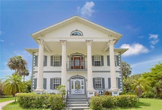 21810 Pearl St, Alva, FL 33920