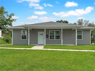 314 W 3rd St, Maryville, MO 64468