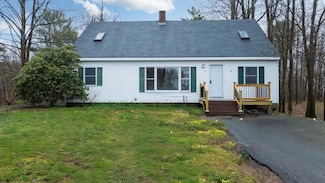 27 Bradford Rd, Wiscasset, ME 04578