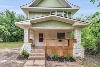 3637 Olive St, Kansas City, MO 64109