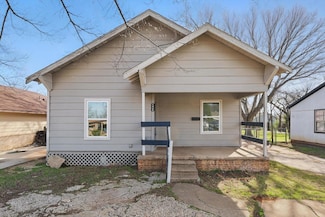 1805 Daniel St, Fort Worth, TX 76104