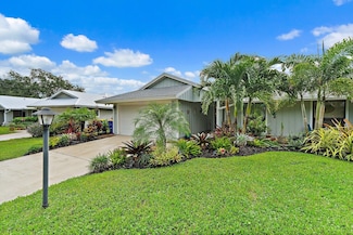 12787 SE Pinehurst Ct, Hobe Sound, FL 33455