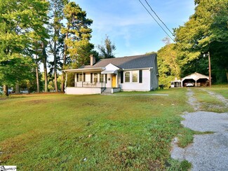 101 Spring St, Laurens, SC 29360